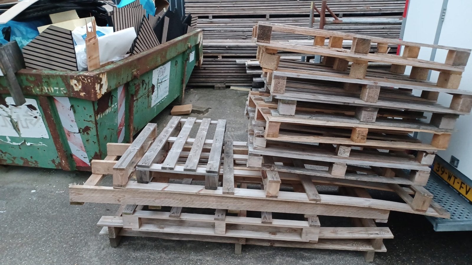 Gratis af te halen: Diverse pallets, Ophalen
