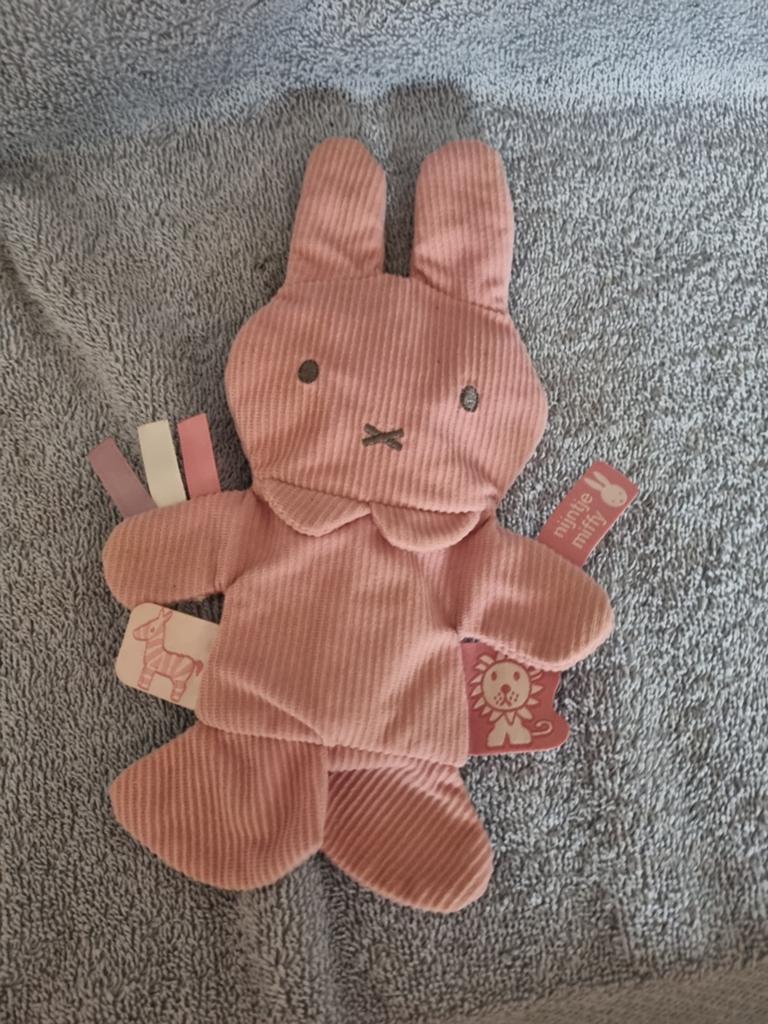 Nijntje miffy Knisper knuffel doekje nr 31, Ophalen of Verzenden, Nieuw, Konijn