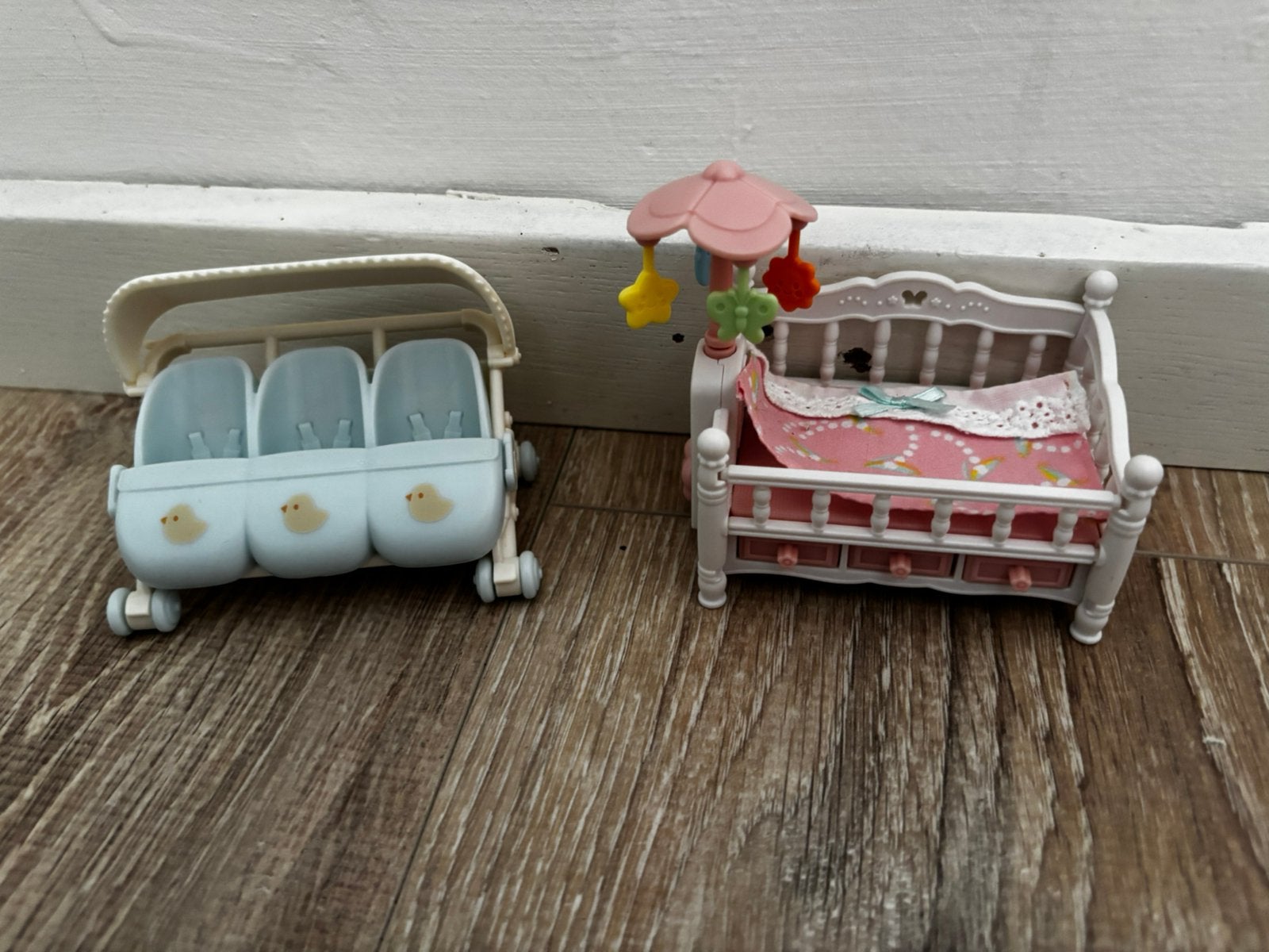 Sylvanian Familys buggy en bedje, Ophalen of Verzenden, Zo goed als nieuw, Poppenhuis