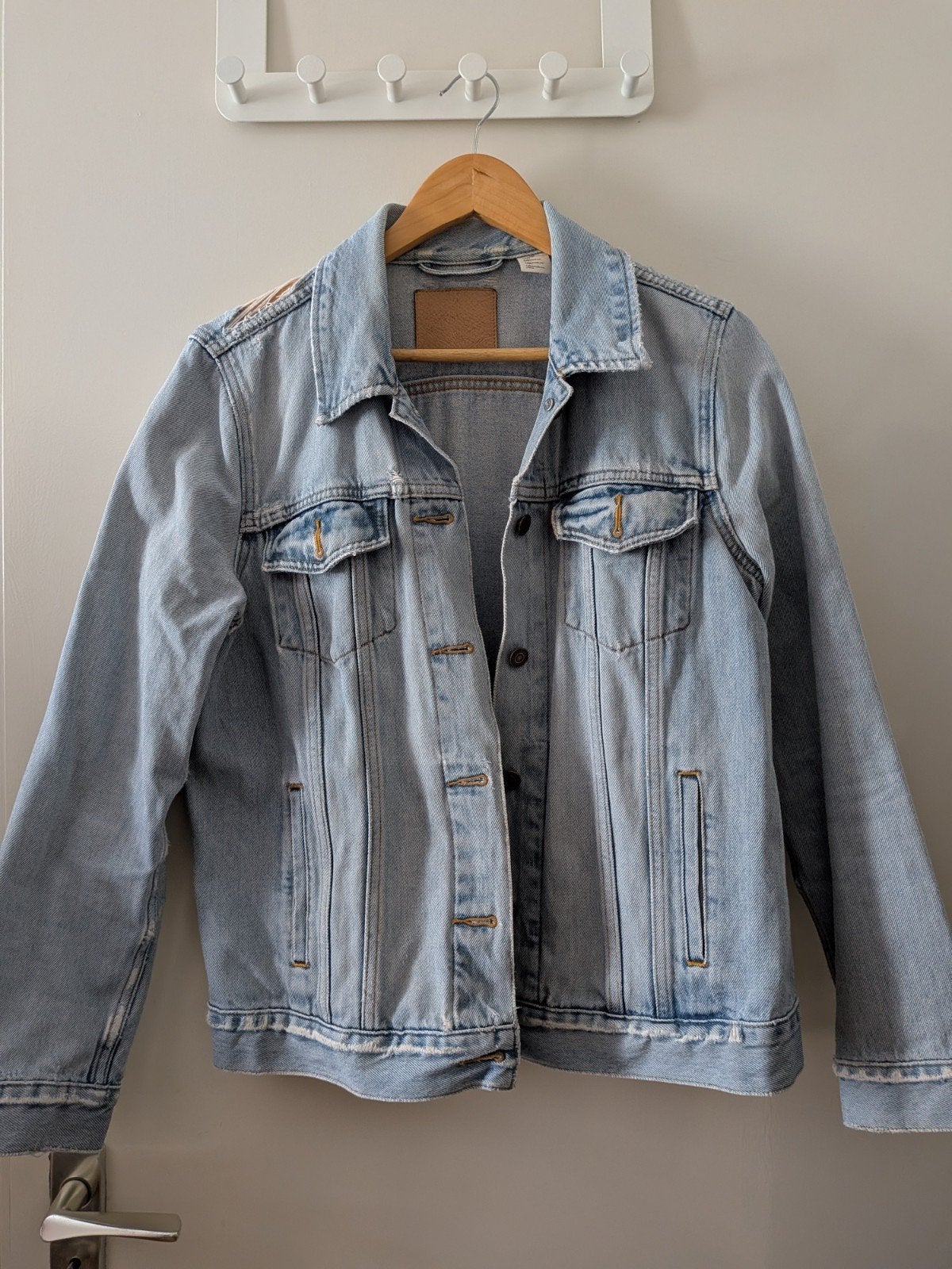 Levi's spijkerjasje - Lichtblauw - Maat L, Kleding | Dames, Ophalen, Blauw, Maat 42/44 (L), Gedragen