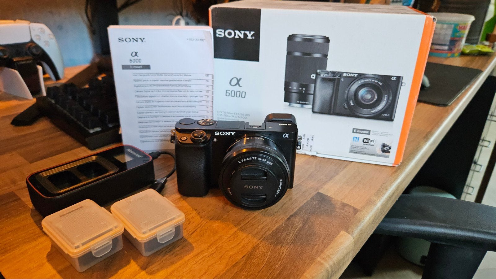Sony A6000 met 16-50 OSS kitlens, 3 accu's en oplader, Ophalen, Screenprotector, Zo goed als nieuw, Sony