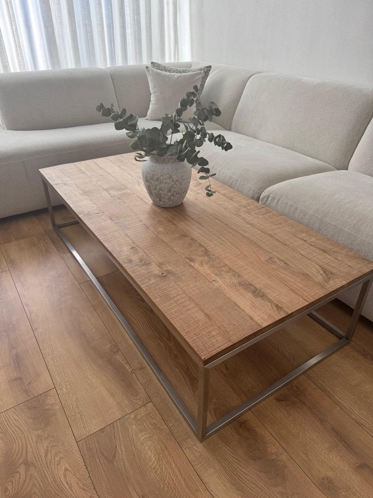 Salontafel Mangohout met RVS Onderstel - Industrieel Design, Huis en Inrichting, Tafels | Salontafels, Modern, industrieel, landelijk, Japandi