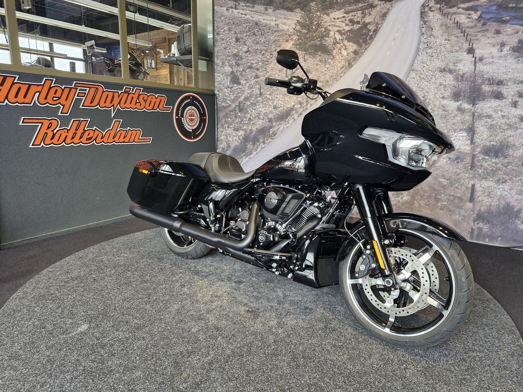 Harley-Davidson FLTRX ROAD GLIDE Black Trim - Vivid Black, Laan van Vredenoord 33
2289 DA  RIJSWIJK, NL, Bedrijf, Toermotor, Sales@harleydavidsonrotterdam.nl