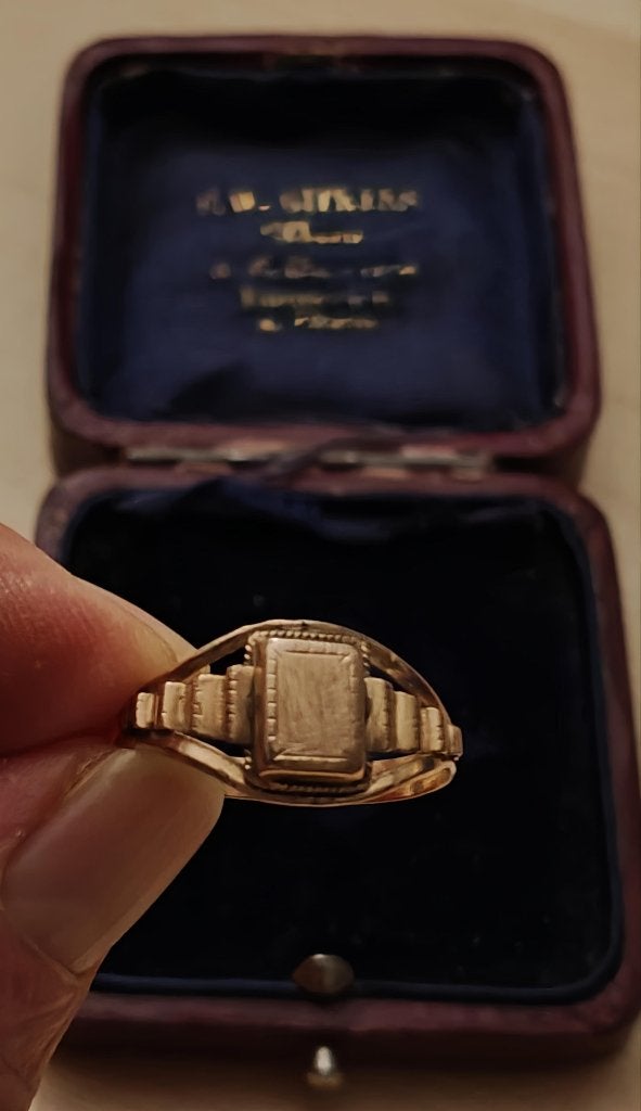 Gouden Zegelring van 14 karaat in originele antieke doos, Gebruikt, Heer, Ophalen of Verzenden, 17 tot 18