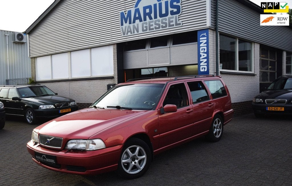 Volvo V70 2.5 10v Lpg G3 Coral / Garnet Red 144 pk, Auto's, Volvo, Bedrijf, Te koop, V70, ABS, Airbags, Airconditioning, Automatische klimaatregeling