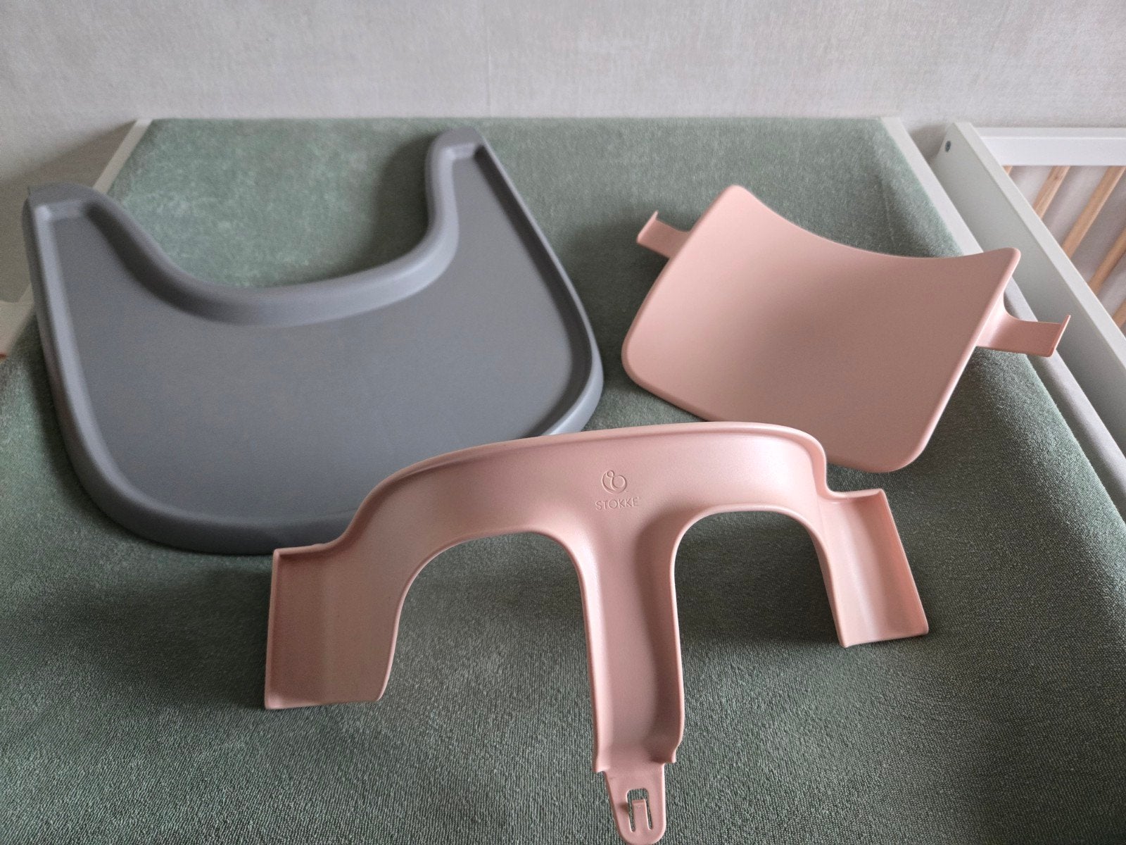 Stokke Tripp Trapp Baby Set V3 roze + grijs eetblad, Ophalen, Zo goed als nieuw, Meegroeistoel, Afneembaar eetblad