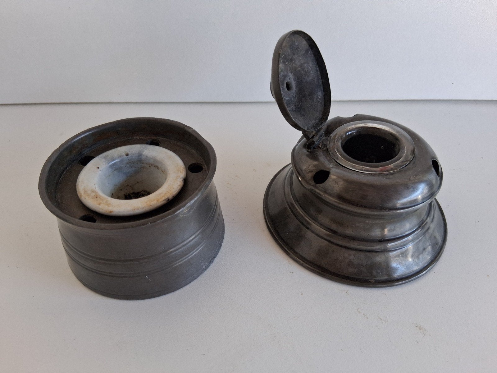 Antieke Engelse tinnen inktpotjes - Victoriaans (19e eeuw), Antiek en Kunst, Antiek | Tin, Ophalen of Verzenden