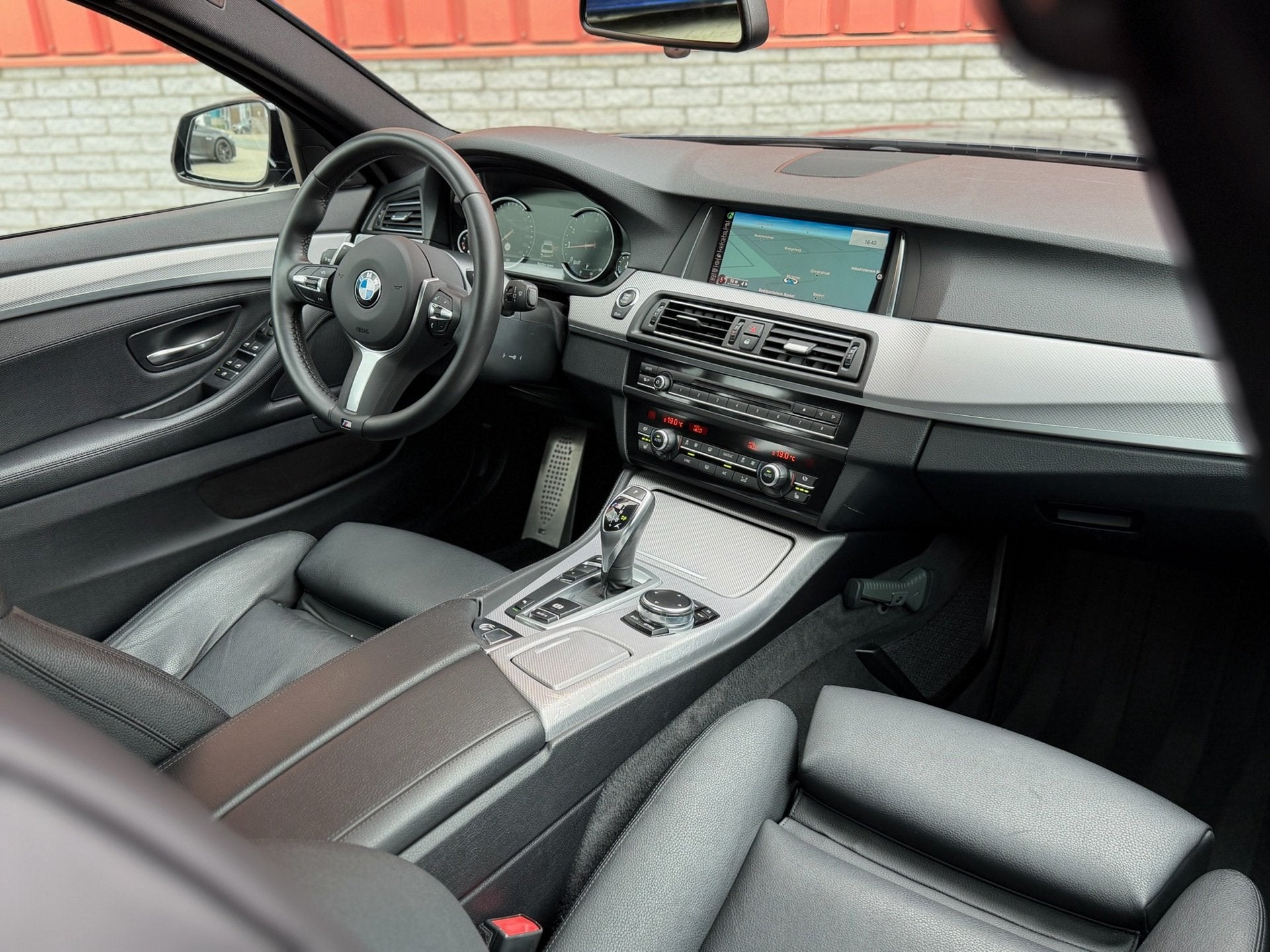 BMW 5-serie 520i M Sport Edition Leer Memory Stoelvw NAP, Automaat, Achterwielaandrijving, Gebruikt, 4 cilinders