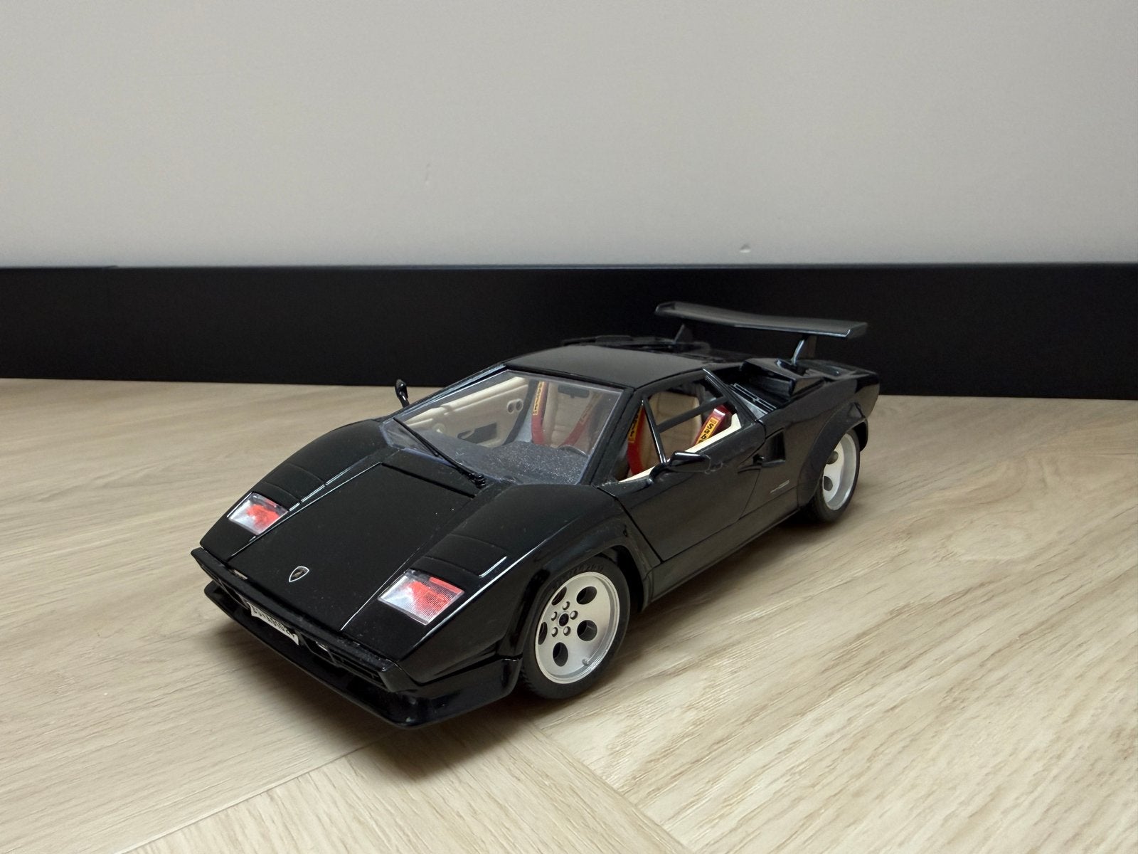 Bburago Lamborghini Countach zwart 1:18, Ophalen of Verzenden, Zo goed als nieuw, Bburago