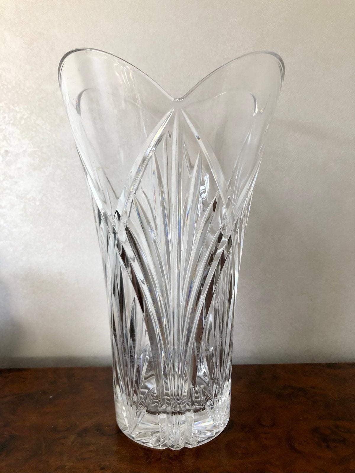 Elegante kristallen vaas met geslepen decoratie, Ophalen of Verzenden
