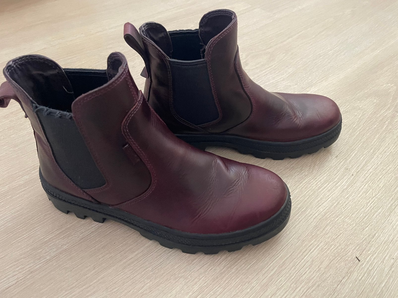 Palladium chelsea boots maat 37,5, Lage of Enkellaarzen, Ophalen of Verzenden, Gedragen, Rood
