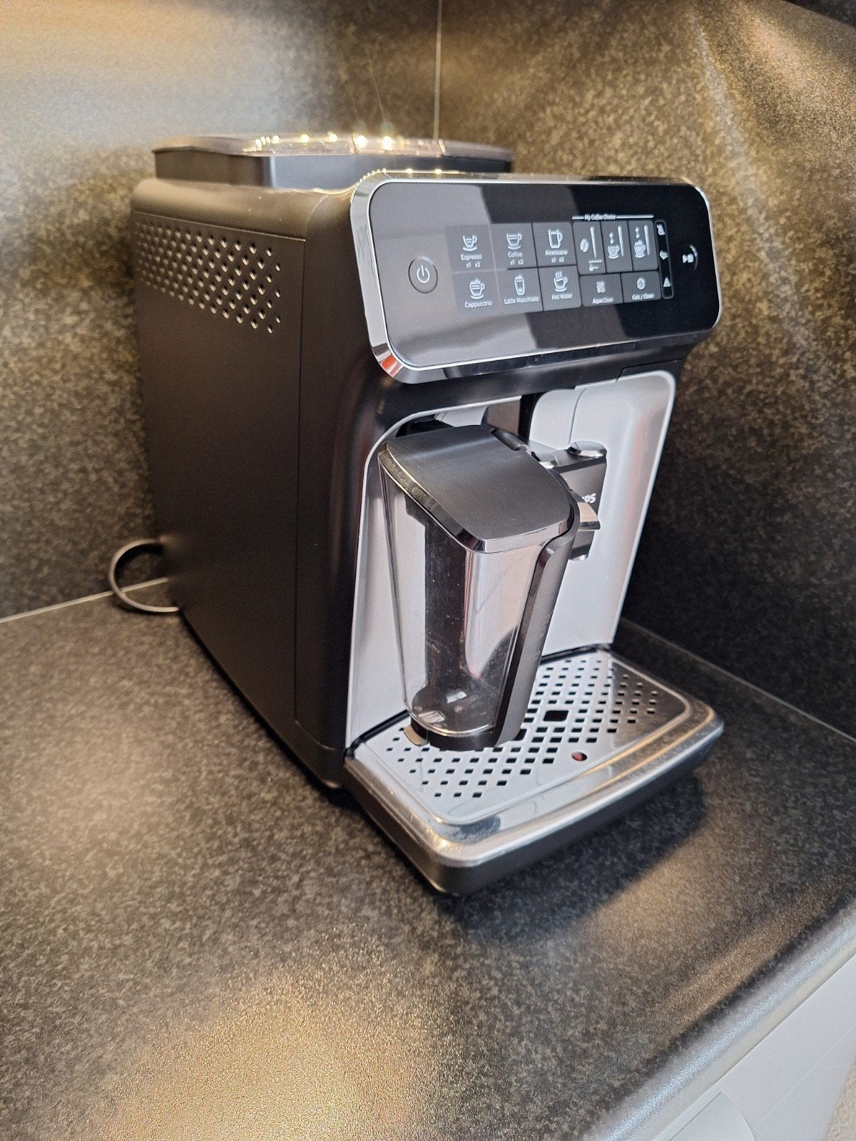 Philips EP3347/90 Koffiemachine - Melkopschuimer defect, Witgoed en Apparatuur, Koffiezetapparaten, Afneembaar waterreservoir