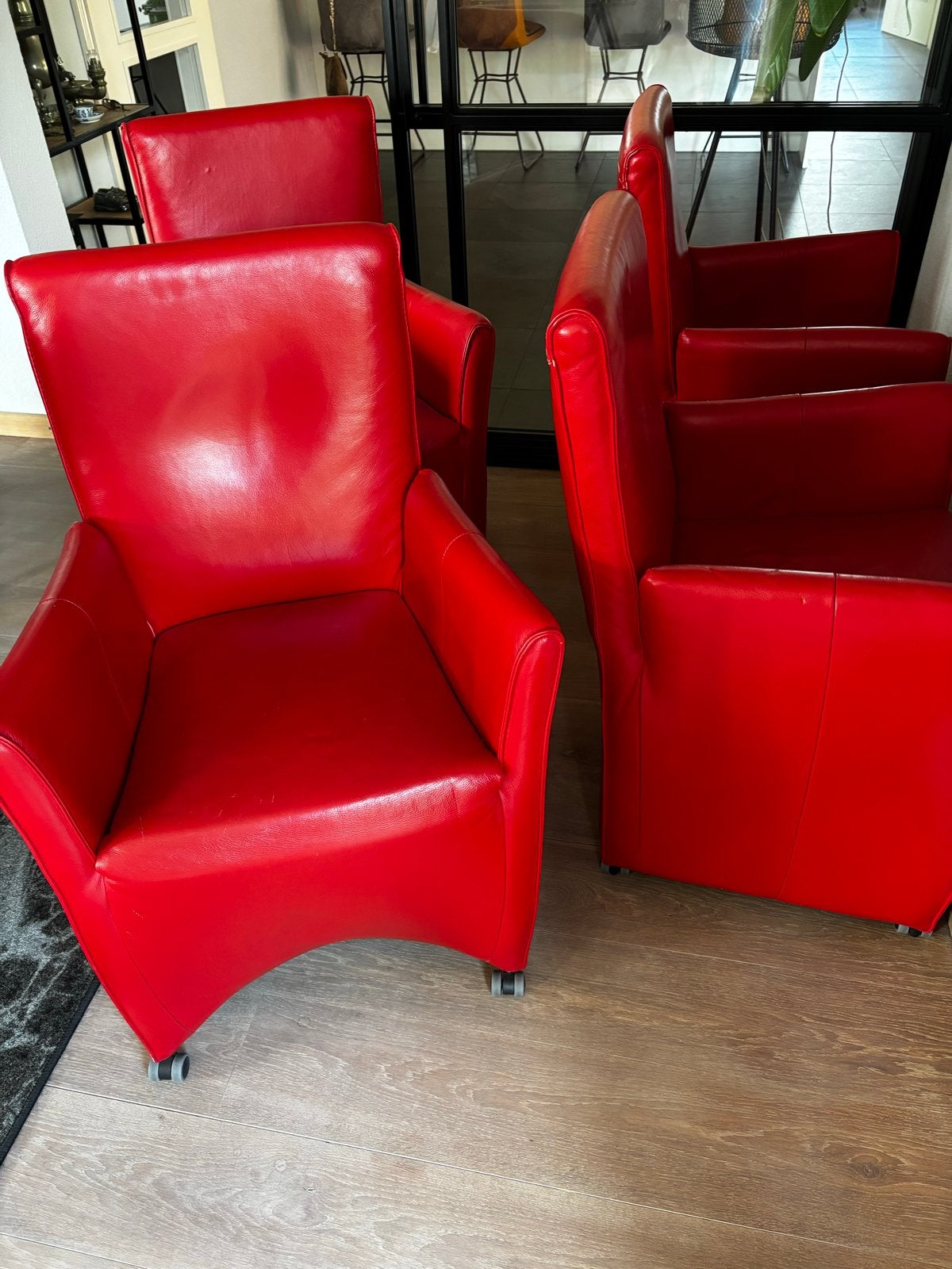 Set van 4 rode Jess Design eetkamerstoelen (Gratis), Ophalen, Gebruikt, Leer, Vier