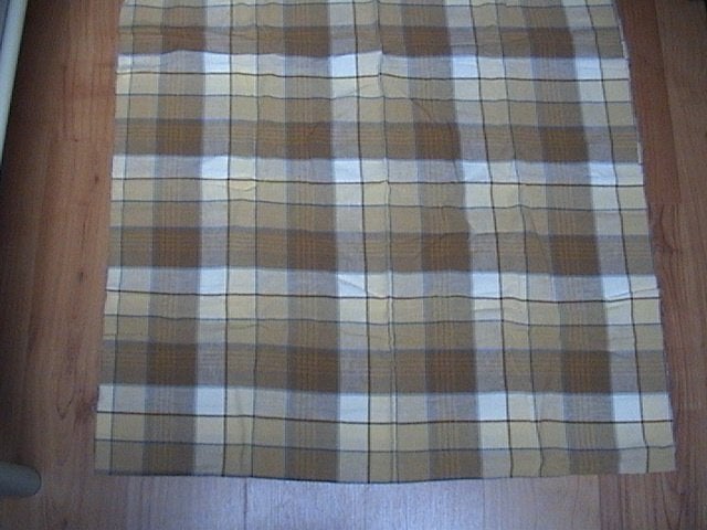 NIEUW beige / geel / bruin geruite / geblokte lap stof 80 80, Overige materialen, Beige, Nieuw, Ophalen of Verzenden
