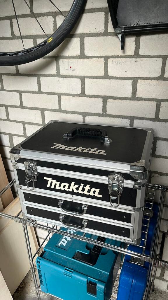 Makita gereedschapskist, Ophalen, Gebruikt
