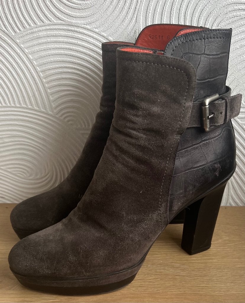 Santoni. Leren laarsjes. Mt 38 1/2., Kleding | Dames, Schoenen, Lage of Enkellaarzen, Ophalen of Verzenden, Zo goed als nieuw