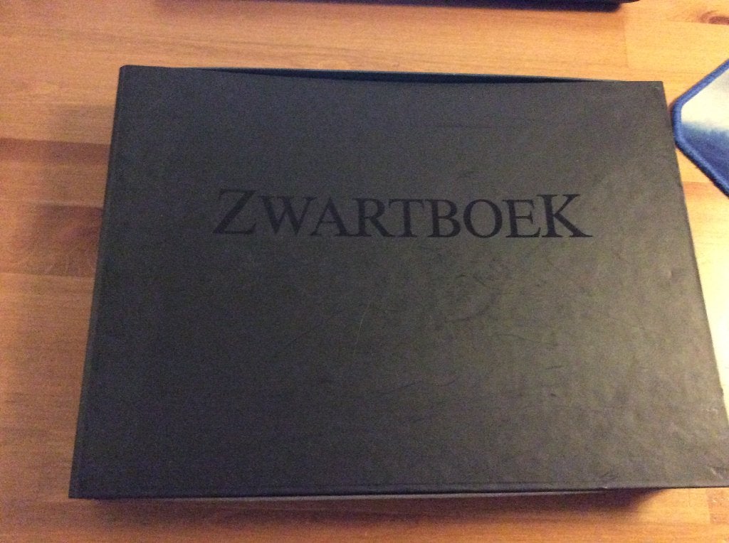 Zwartboek box Limited Edition. dubbel-DVD + CD + Boek., Cd's en Dvd's, Historisch of Kostuumdrama, Ophalen of Verzenden, Zo goed als nieuw
