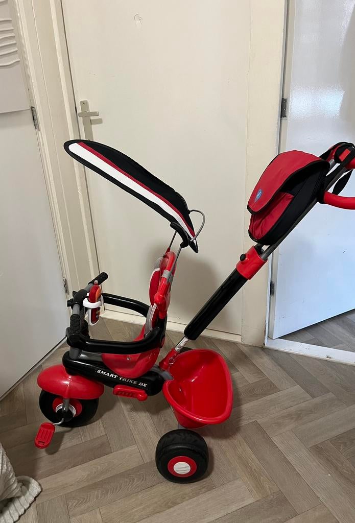 Smart Trike DX driewieler rood met duwstang en zonnekap, Fietsen en Brommers, Ophalen, Gebruikt, Velgrem, Duwstang