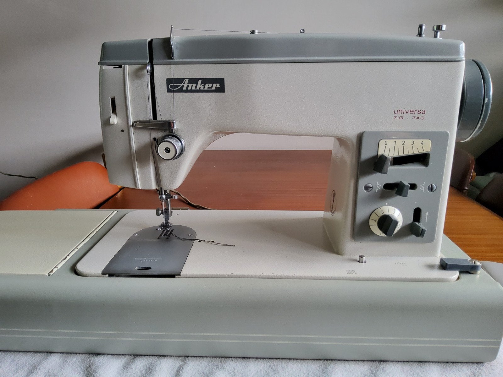 Vintage Anker - Phoenix Universa Zig-Zag 482 Naaimachine, Ophalen, Gebruikt, Naaimachine, Overige merken