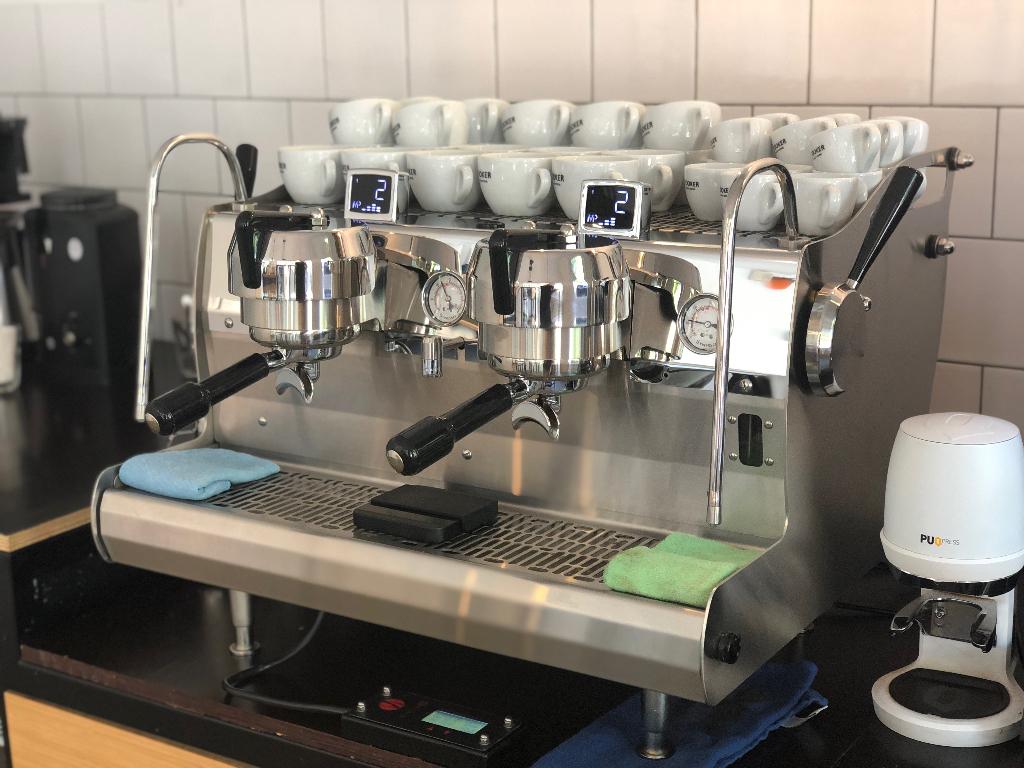 Synesso Cyncra - Hydra - MVP 2 groeps espressomachine, Gebruikt, 10 kopjes of meer, Koffiemachine, Gemalen koffie