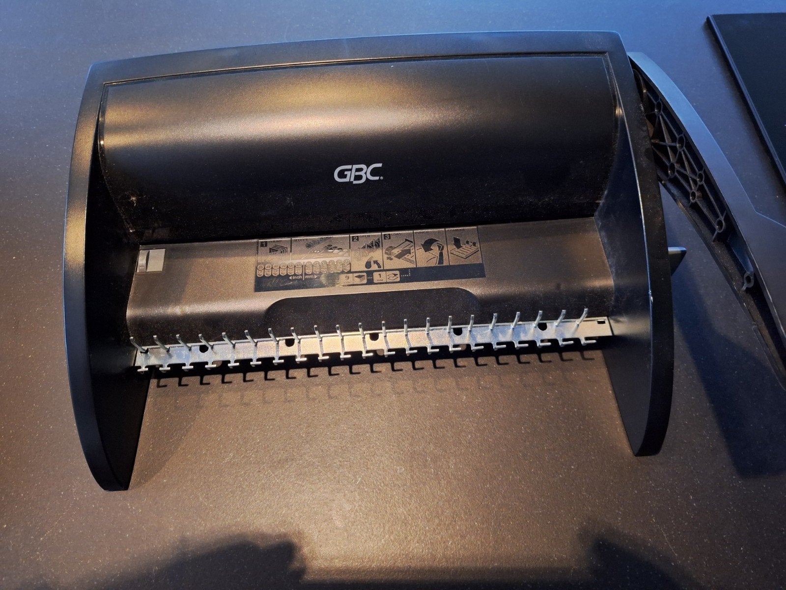 GBC CombBind 100 Inbindmachine met ringbanden, Ophalen of Verzenden, Gebruikt