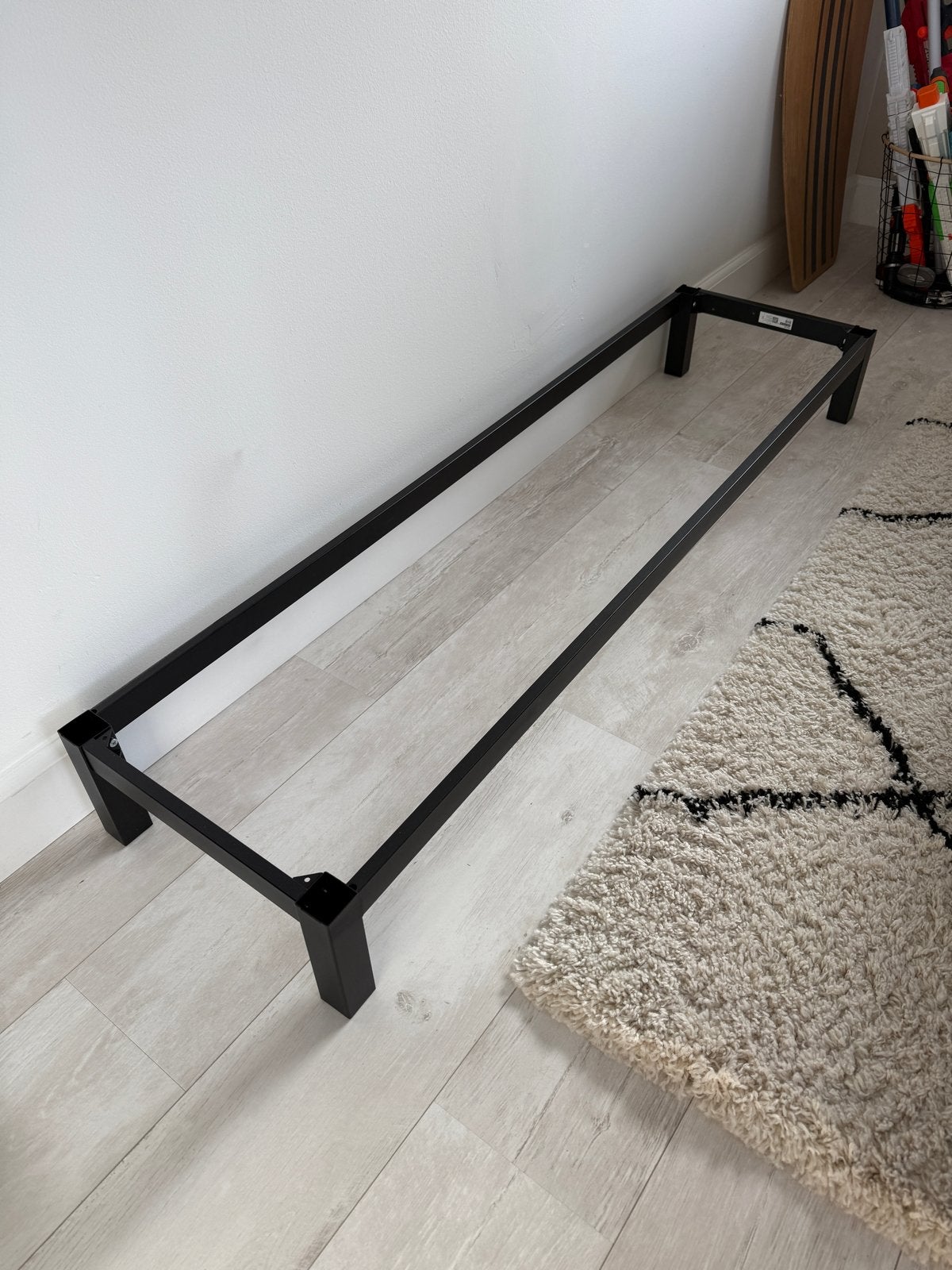 IKEA KALLAX Onderstel Zwart 146x39x18 cm, Huis en Inrichting, Ophalen, Zo goed als nieuw
