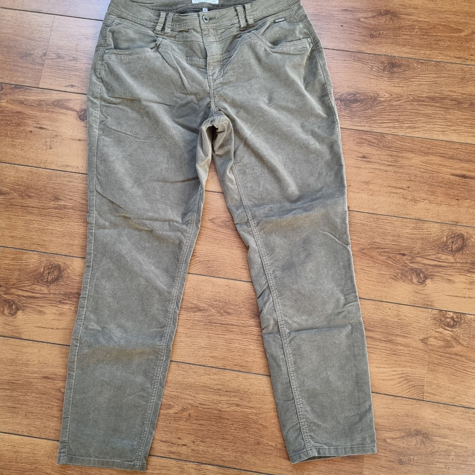 Beige broek mt 44 van Red Button, Kleding | Dames, Broeken en Pantalons, Beige, Maat 42/44 (L), Ophalen of Verzenden, Zo goed als nieuw