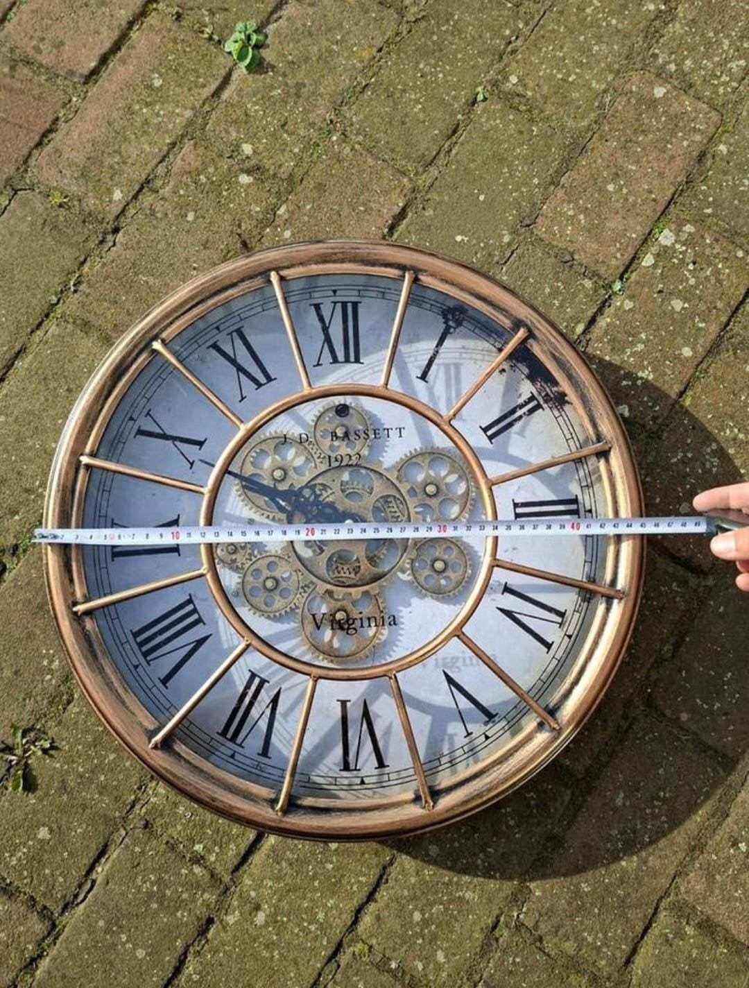 Te H'sum: Grote wandklok met zichtbaar uurwerk, Ophalen of Verzenden, Zo goed als nieuw, Wandklok