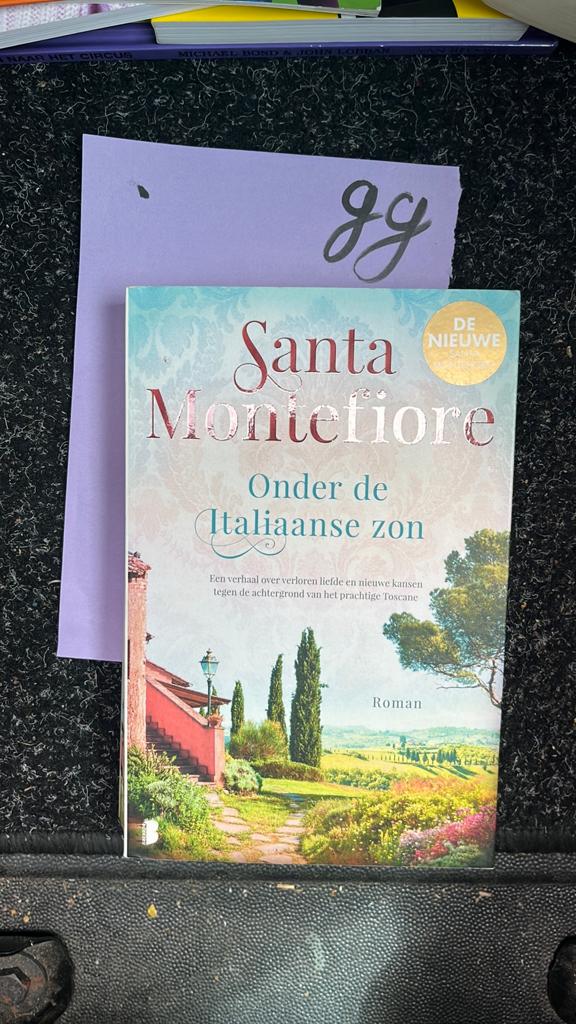 Santa Montefiore - Onder de Italiaanse zon (Roman), Ophalen of Verzenden, Zo goed als nieuw, Europa overig