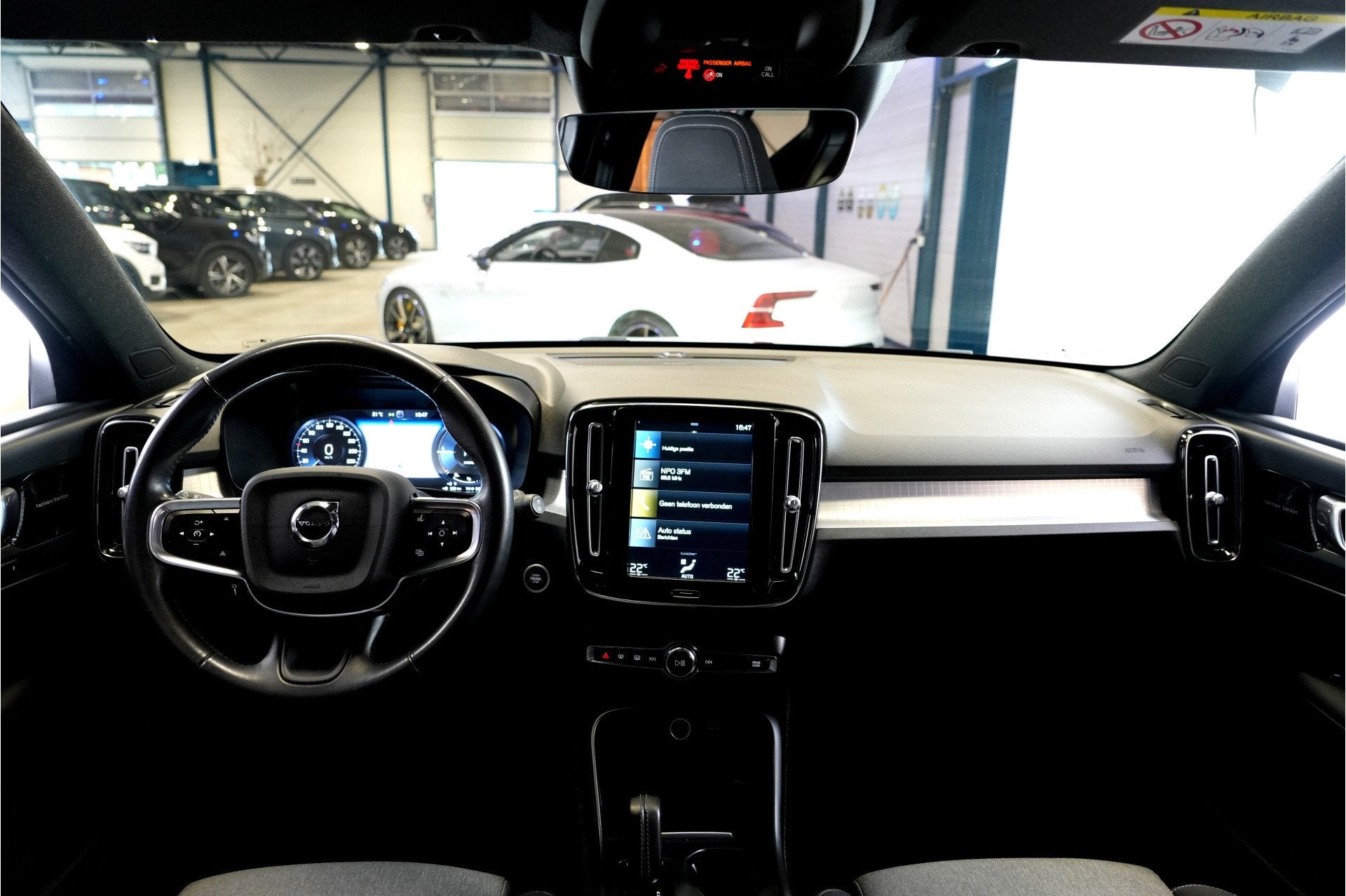 Volvo XC40 1.5 T4 155kW/211pk DCT7 Recharge R-Design PANORAM, Dealer onderhouden, Stof, Met garantie (alle), Adaptive Cruise Control