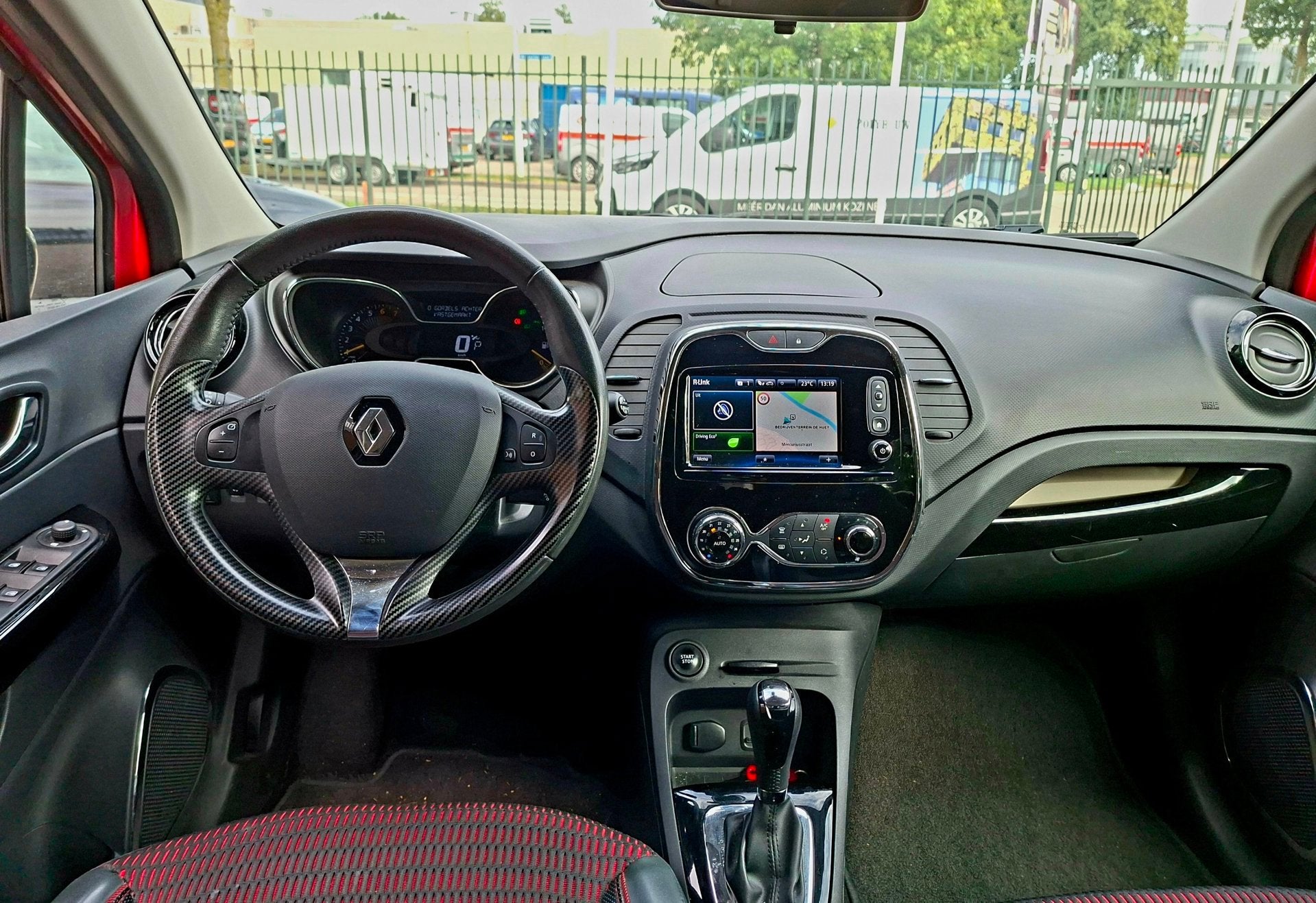 Foto 10 van Renault Captur 1.2 TCe Xmod Autom Navi Camera Pdc Clima