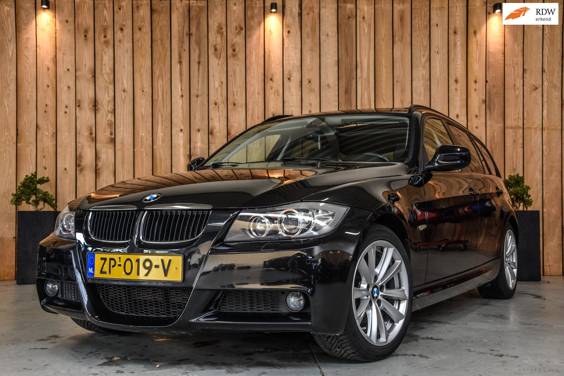 BMW 3-serie Touring 320i High Executive *Pano*Leder*Cruise c, Auto's, BMW, Automaat, Euro 5, Achterwielaandrijving, Zwart