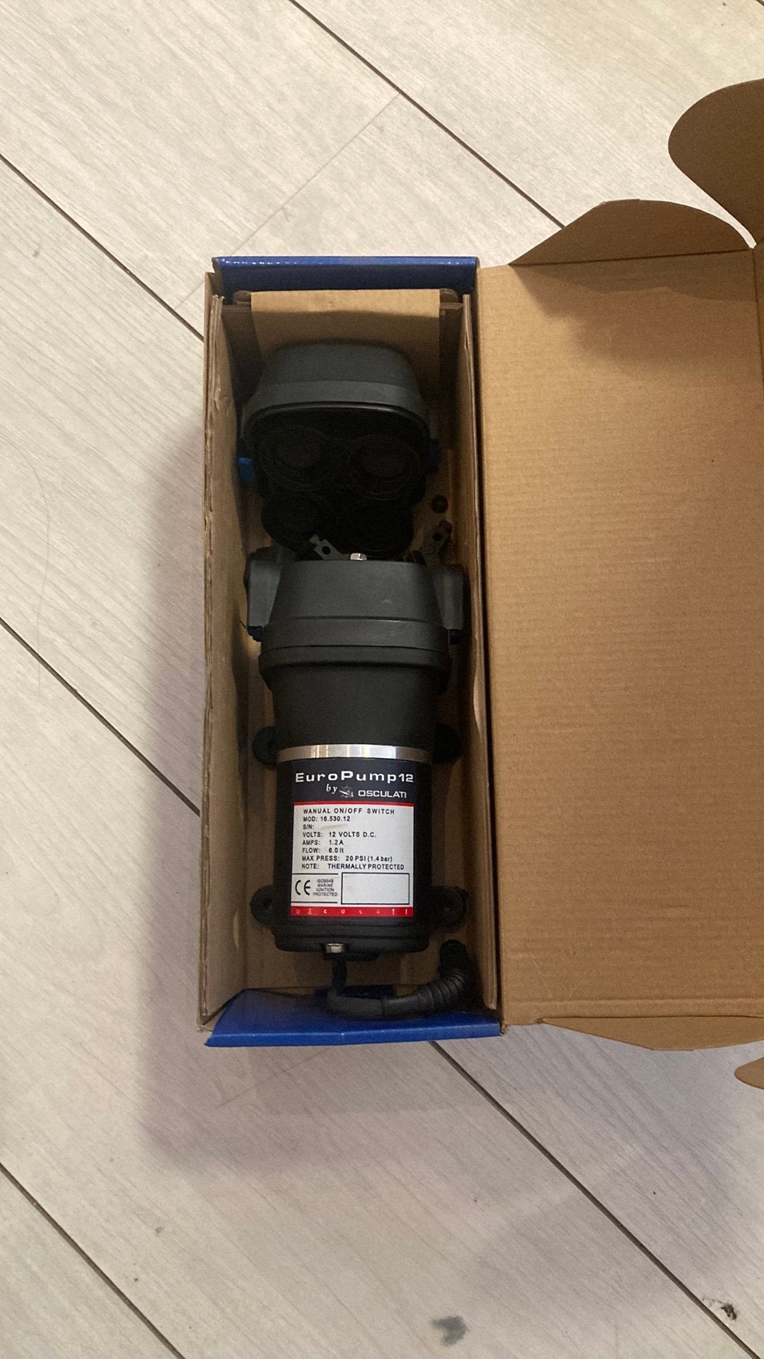 12 volt pomp nieuw, Watersport en Boten, Ophalen, Zo goed als nieuw, Motor en Techniek, Zeilboot of Motorboot