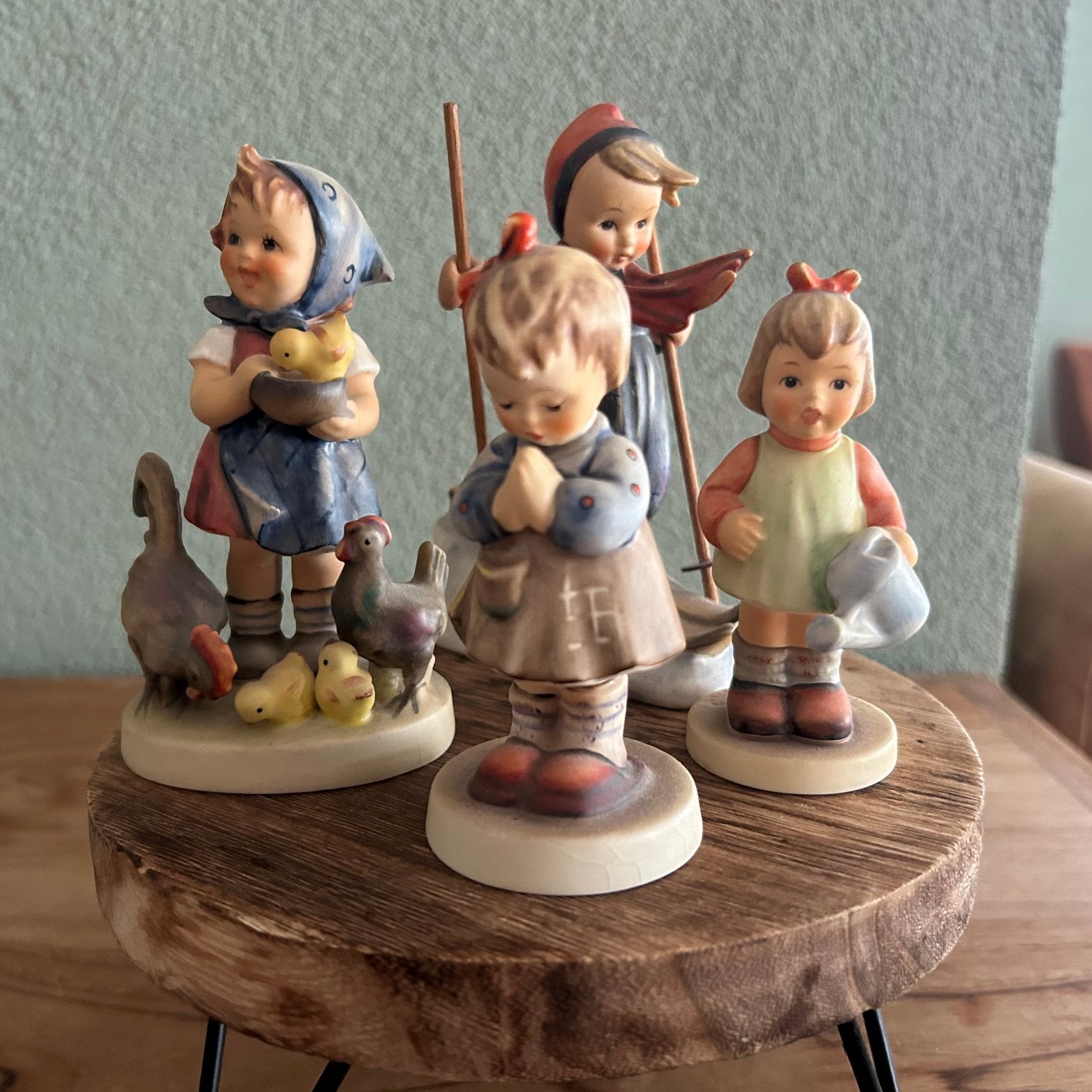4 Originele Goebel/M.I Hummel beeldjes puntgaaf, Ophalen, Zo goed als nieuw, Hummel