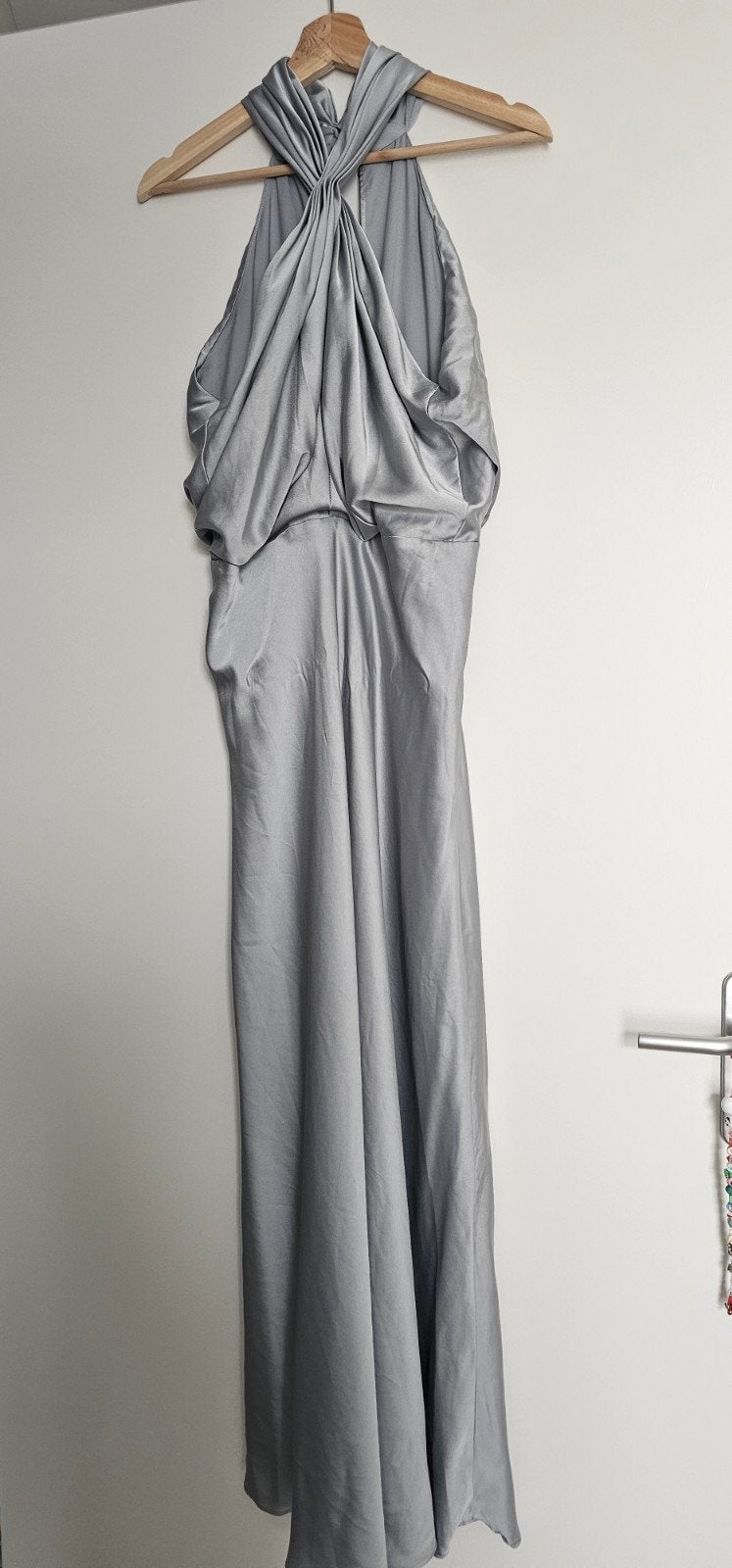 Asos Design satijnen maxi jurk - Maat 42 (valt als 40), ASOS, Blauw, Zo goed als nieuw, Onder de knie