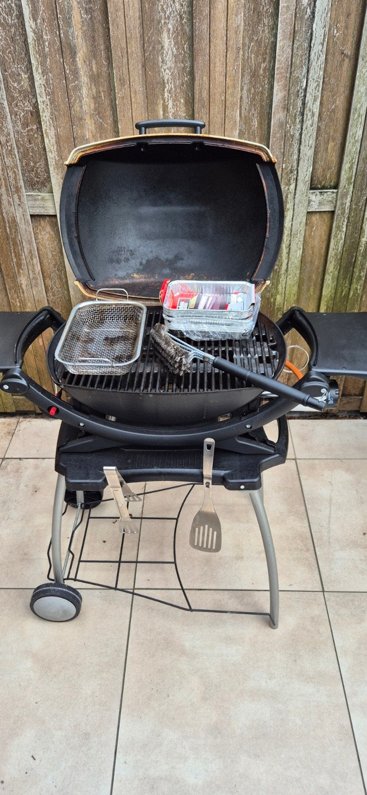 Weber Q200 Gasbarbecue met onderstel en hoes, Ophalen, Gebruikt, Weber