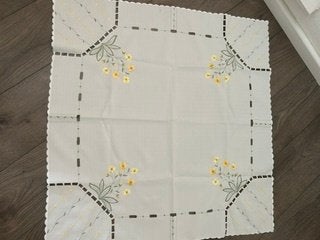 Vierkant tafelkleed85 x85 cm, Geborduurd, 85 cm, Ophalen of Verzenden, Zo goed als nieuw