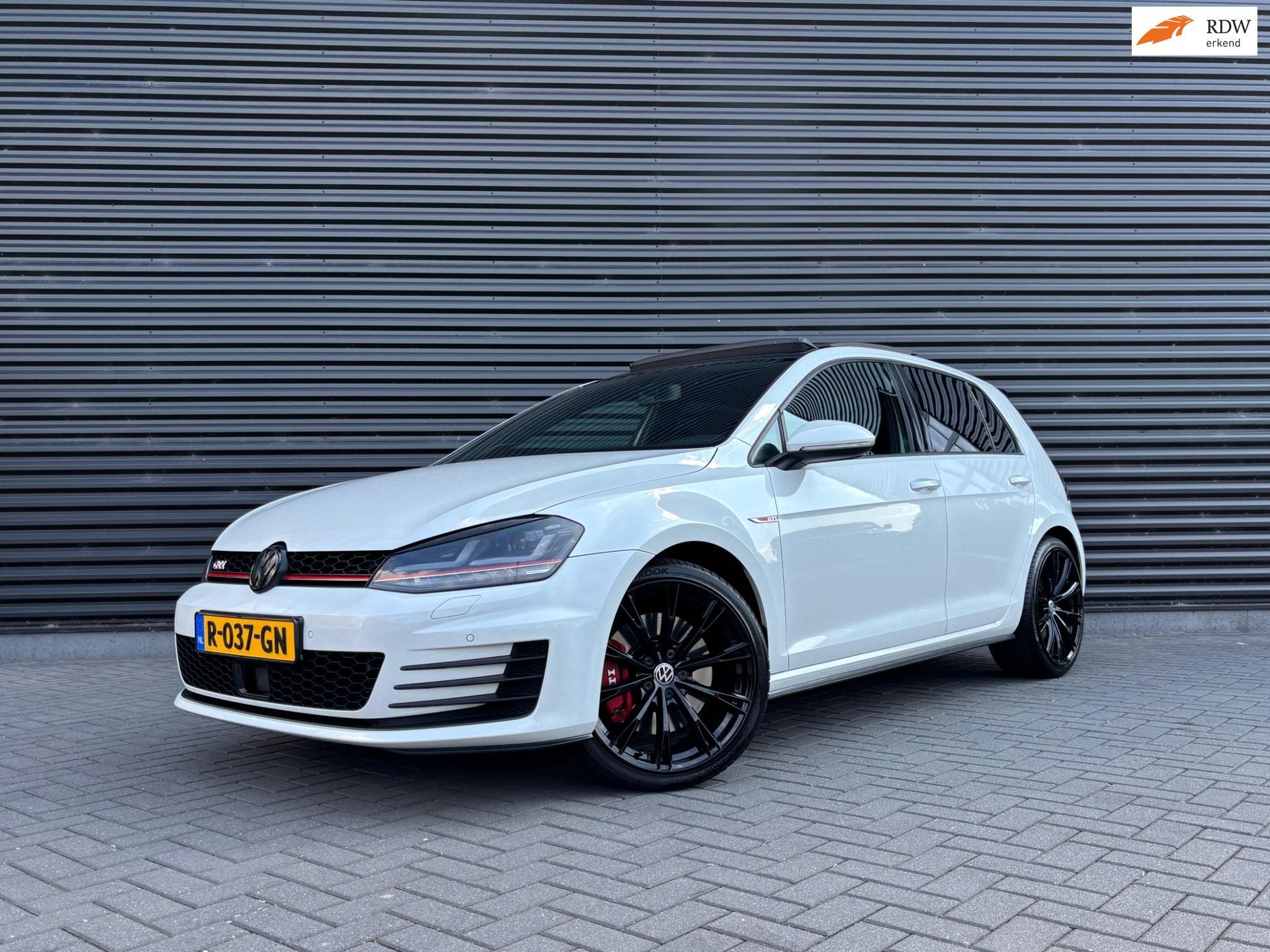 Volkswagen Golf 2.0 TSI GTI Performance| PANO| REMUS| LED|CA, Auto's, Gebruikt, 4 cilinders, 1984 cc, Alcantara