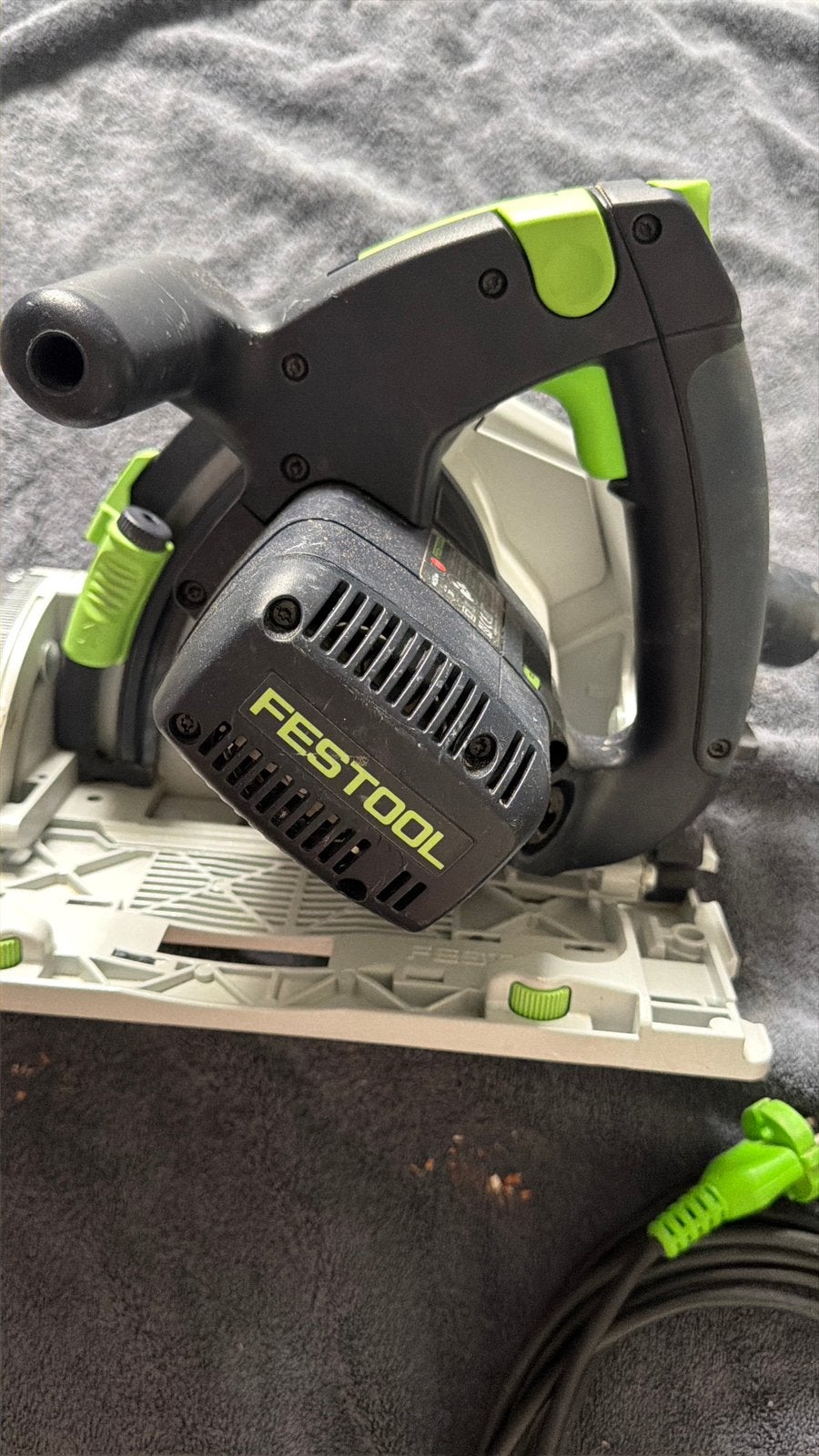Festool TS 55 REBQ invalzaag met 2 nieuwe linealen in tas, Invalzaag, Ophalen of Verzenden, Zo goed als nieuw, 30 tot 70 mm