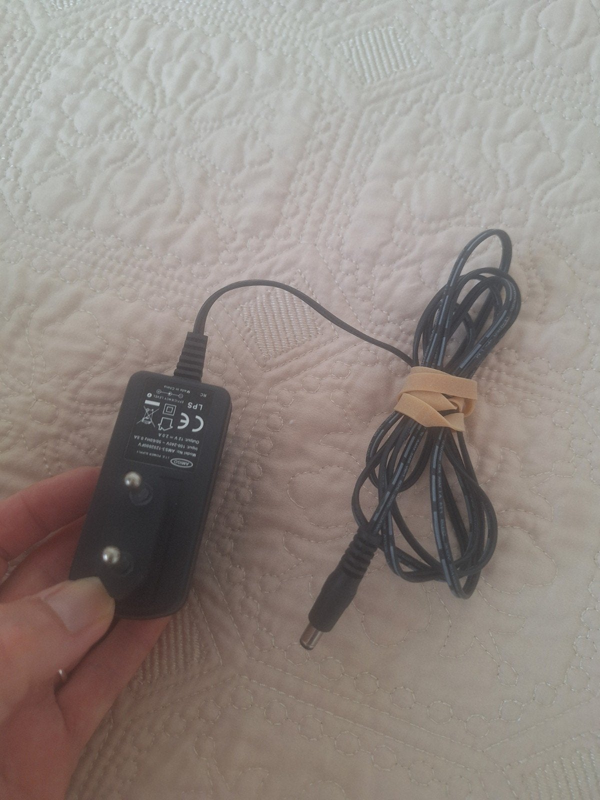 Universele AC/DC Adapter 12V 2A, Audio, Tv en Foto, Opladers, Ophalen of Verzenden, Gebruikt