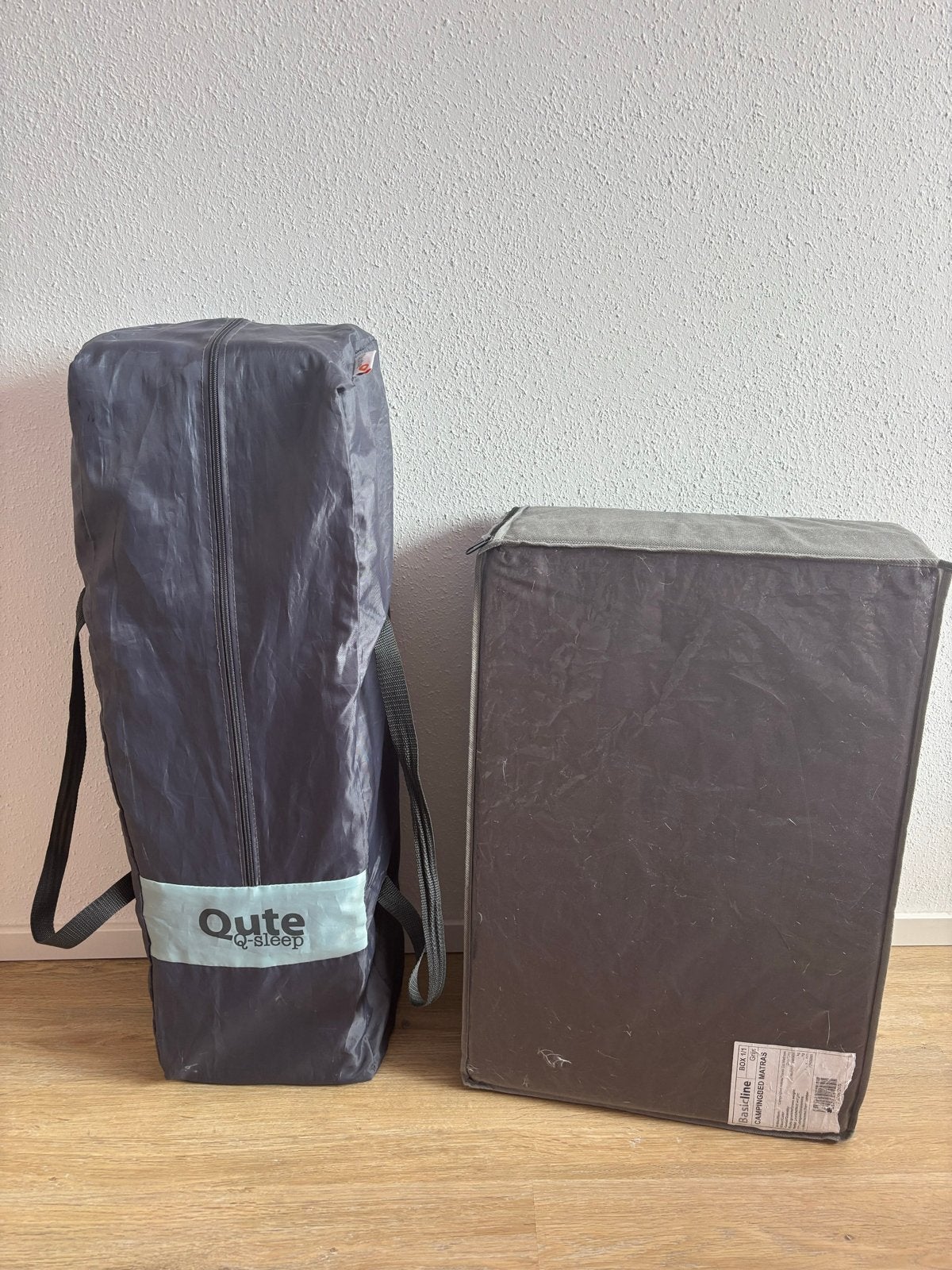 Qute Campingbedje met Matras en Klamboe, Ophalen, Gebruikt, 70 tot 85 cm, 140 tot 160 cm