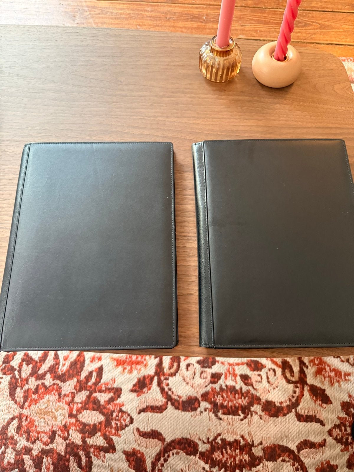 2 maal Leren schrijfmap, Diversen, Ophalen of Verzenden, Zo goed als nieuw