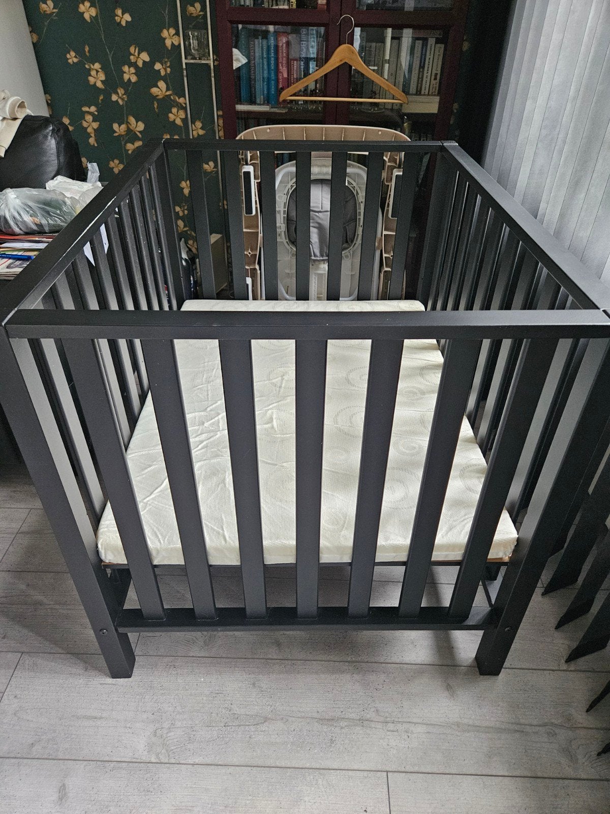 TWF Box Fleur Zwart met Matras, Ophalen, Vierkant