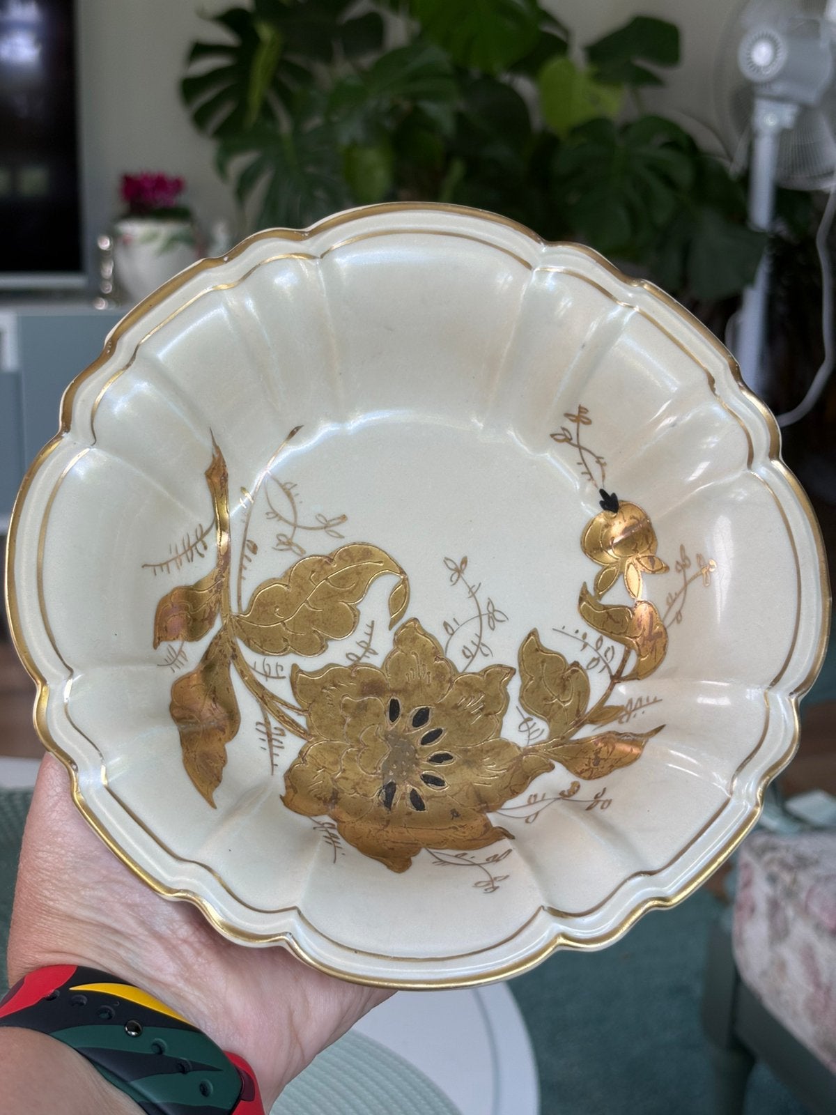 Vintage Oscar Schlegelmilch handbeschilderde schaal goud, Ophalen of Verzenden