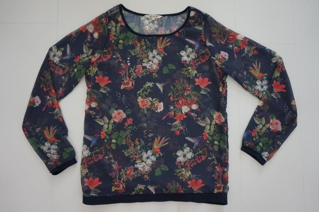 Revelation dunne blouse trui blauw bloemen vogels maat S, Blauw, Ophalen of Verzenden, Zo goed als nieuw, Revelation
