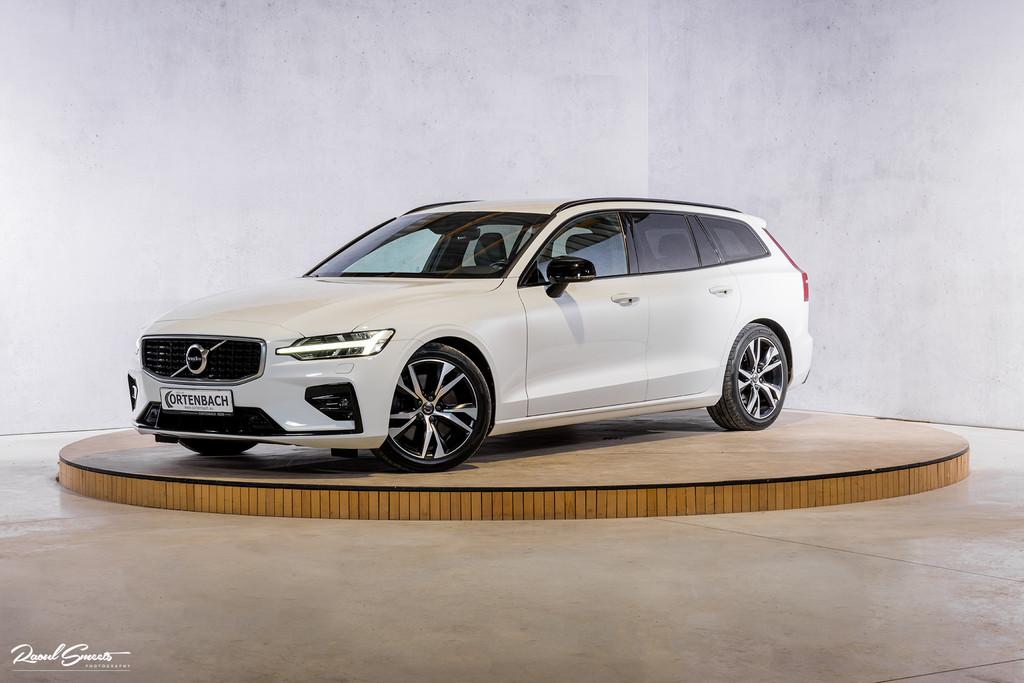 Volvo V60 2.0 T5 R-Design | Zwenkbare trekhaak | Memory | Cr, 12 maanden, 15 km/l, Zwart, 4 cilinders