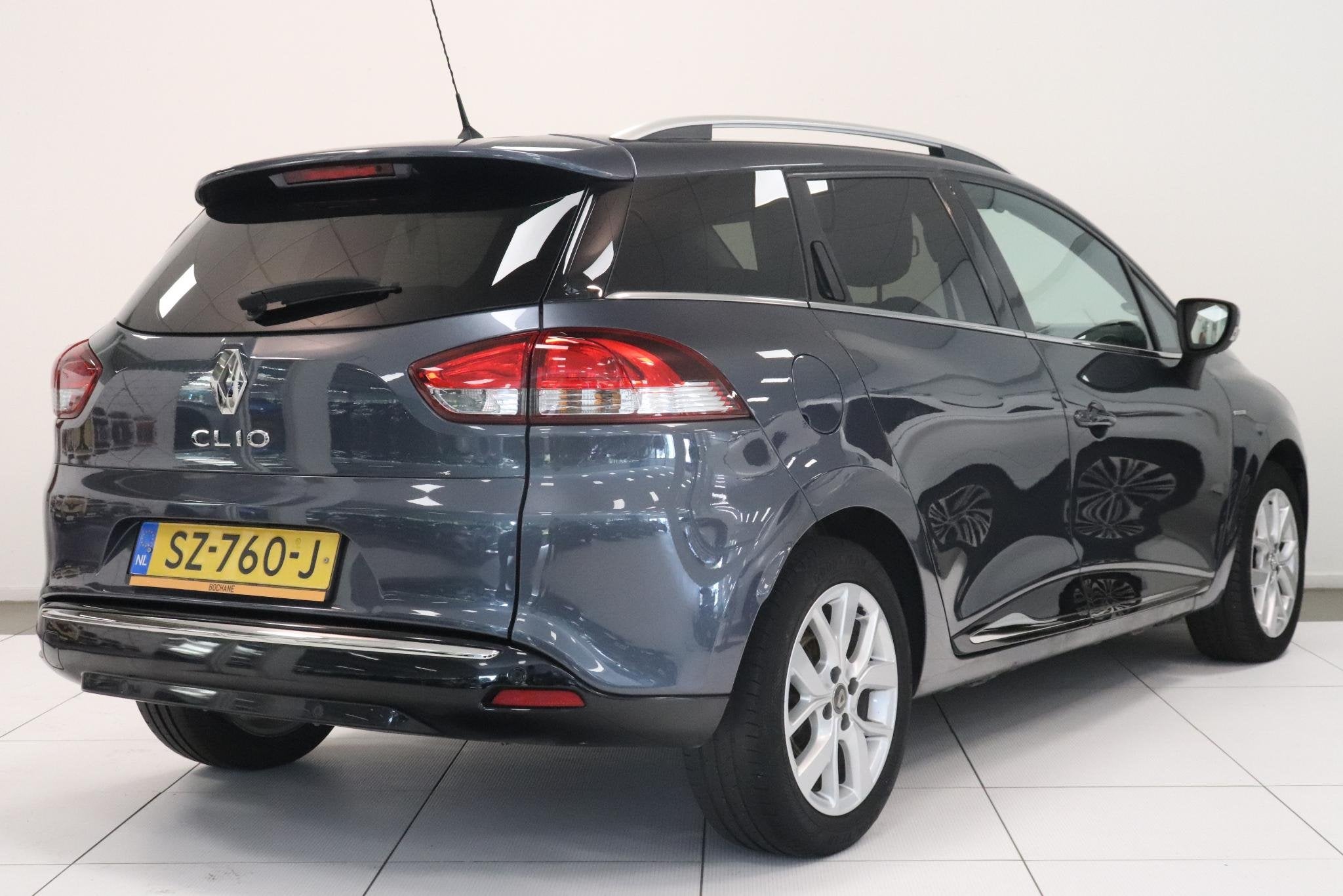 Renault Clio Estate 0.9 TCe Limited | Airco | Parkeersensor, Voorwielaandrijving, 898 cc, Gebruikt, 580 kg