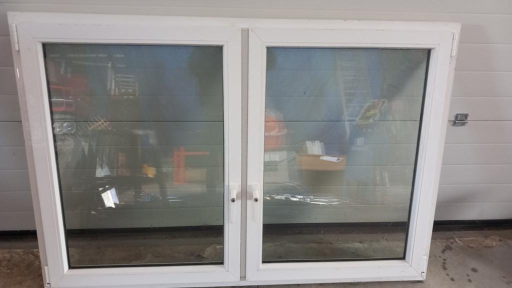 Kunstofkozijn met draaiknop ramen, Doe-het-zelf en Verbouw, Kozijnen en Schuifpuien, Kunststof, Raamkozijn, 75 tot 150 cm, Ophalen
