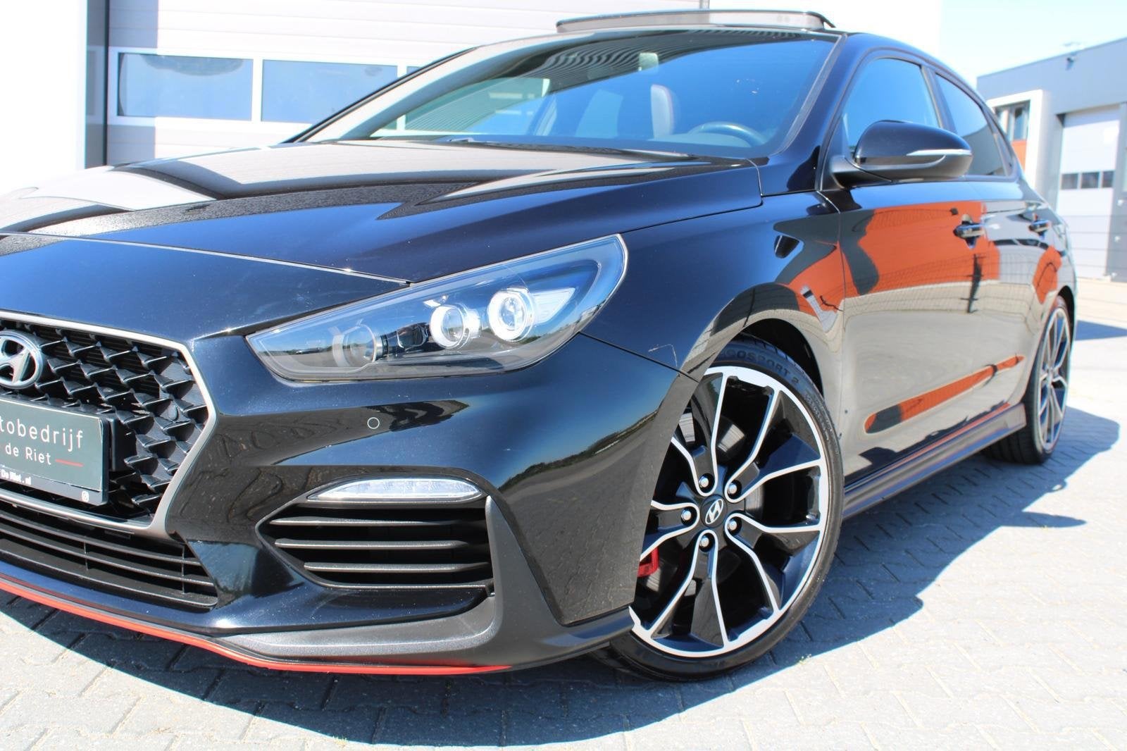 Hyundai I30 Fastback 2.0 T-GDI 280PK /19''/PANO/CAMERA/PDC V, Auto's, 1998 cc, Zwart, 4 cilinders, 700 kg