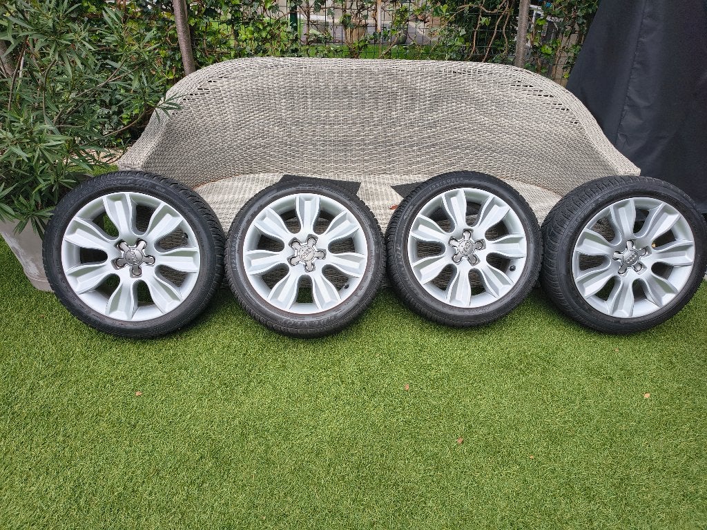 Audi A1 16 inch originele velgen  met winterbanden, Auto-onderdelen, Ophalen, 16 inch, Banden en Velgen, Winterbanden